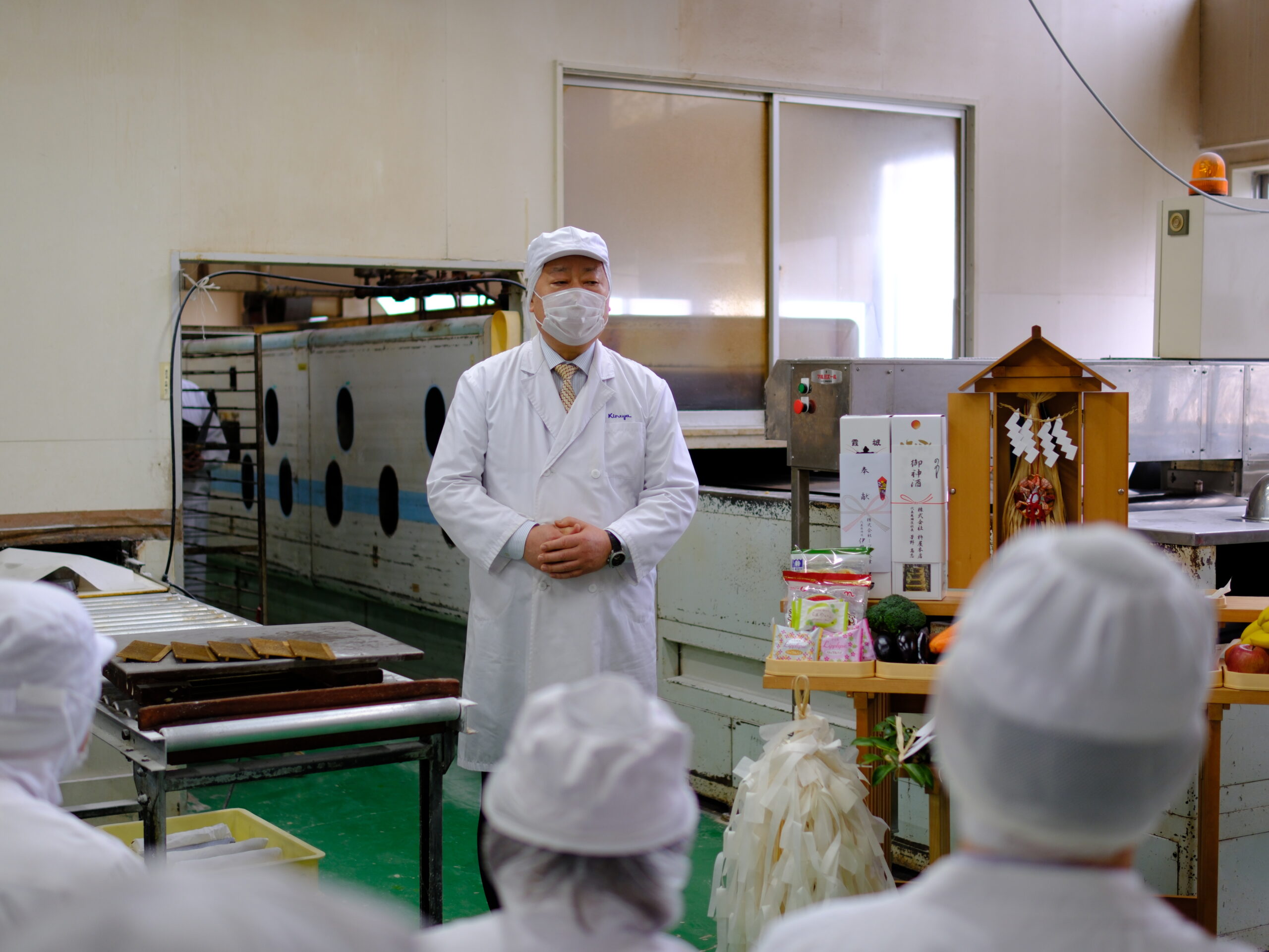 社員に語りかける社長